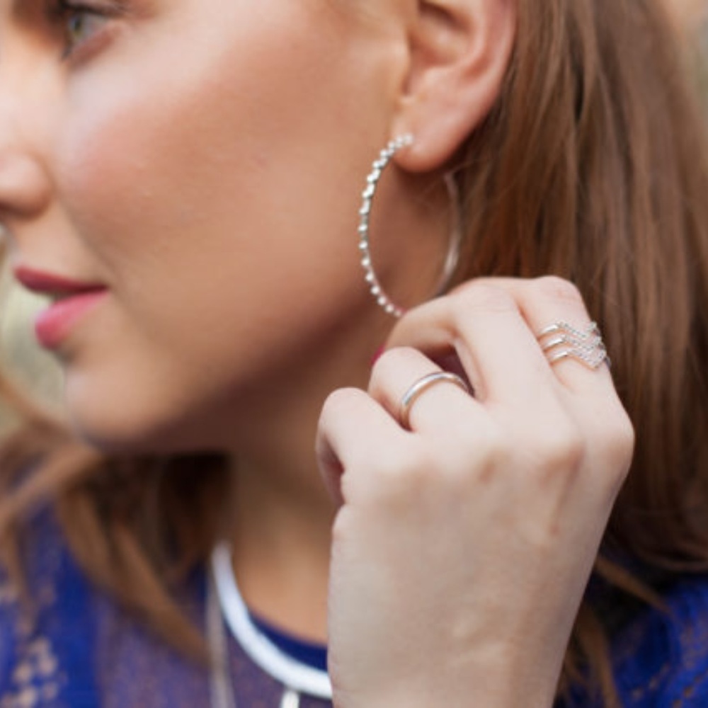 :: Stella & Dot Retired [GOLD] Isadora Hoops - Picture 8 of 11